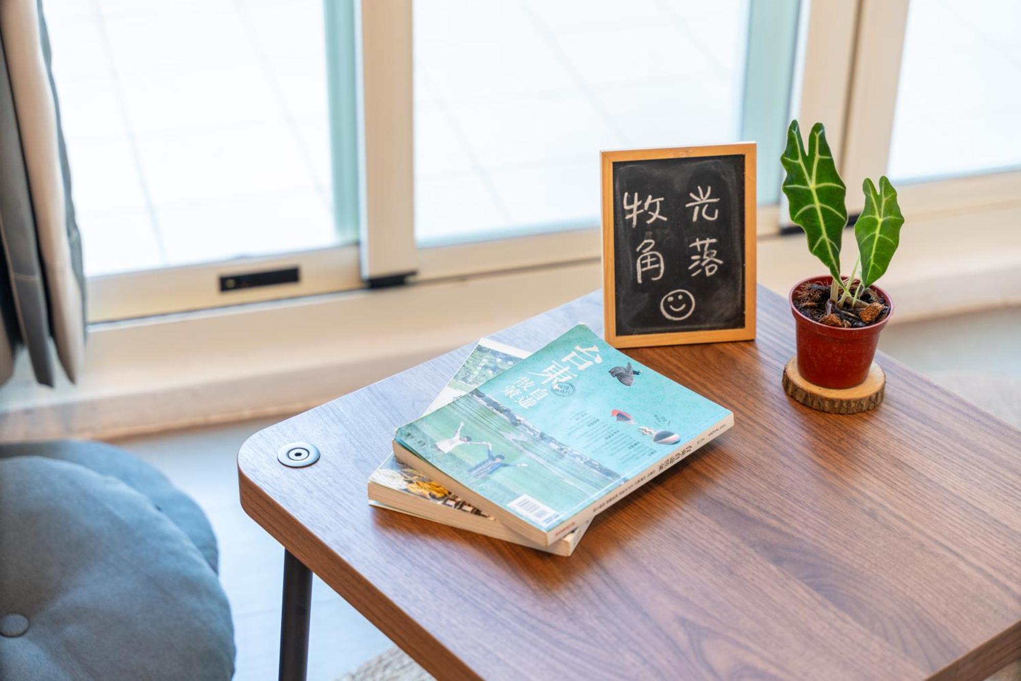 Moonlit Corner Apartment Taitung Luaran gambar